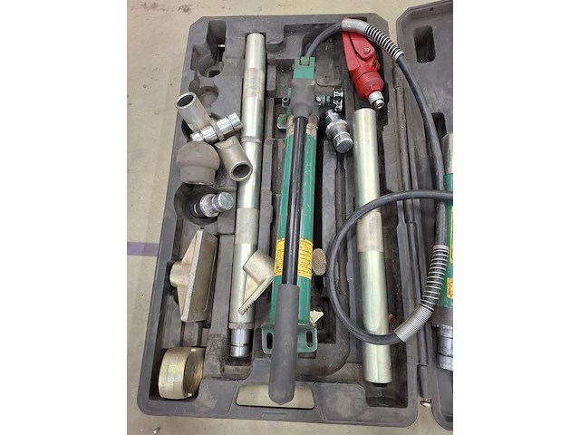 Uitdeukset compac - afbeelding 4 van  10