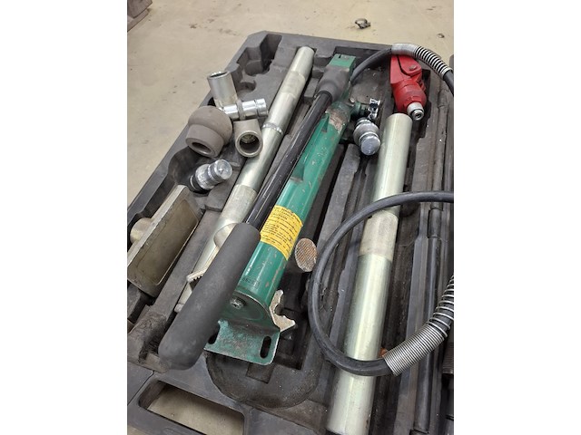 Uitdeukset compac - afbeelding 8 van  10