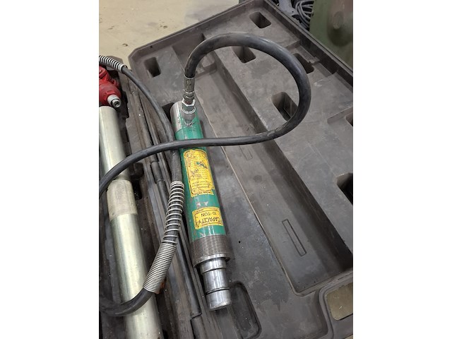 Uitdeukset compac - afbeelding 9 van  10