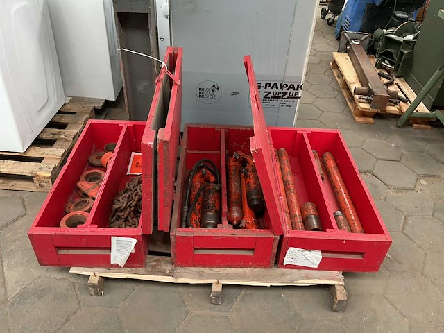 Uitdeukset - afbeelding 2 van  4