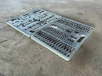 Uitgebreide metrische tap- en snijplatenset met tappen, snijplaten en houders in koffer - afbeelding 6 van  9