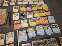 Uitgebreide pokémon kaartenverzameling met prismatic evolutions box, holo's en accessoires - afbeelding 4 van  40