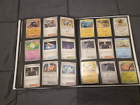 Uitgebreide pokémon kaartenverzameling met prismatic evolutions box, holo's en accessoires - afbeelding 29 van  40