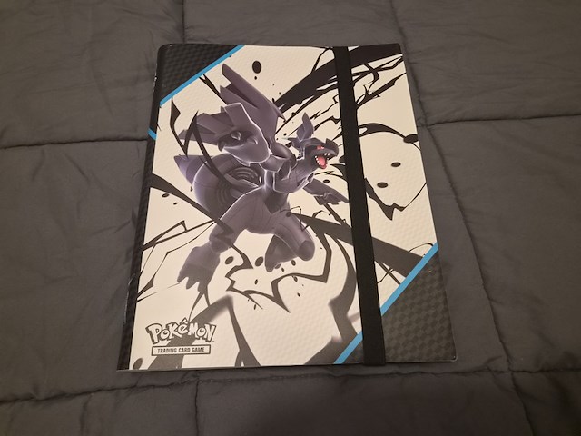 Uitgebreide pokémon kaartenverzameling met prismatic evolutions box, holo's en accessoires - afbeelding 33 van  40