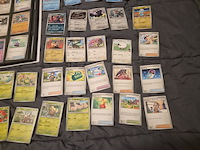 Uitgebreide pokémon kaartenverzameling met prismatic evolutions box, holo's en accessoires - afbeelding 23 van  40