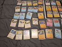 Uitgebreide pokémon kaartenverzameling met prismatic evolutions box, holo's en accessoires - afbeelding 36 van  40