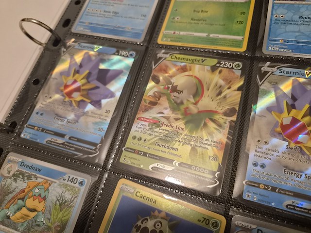 Uitgebreide pokémon verzameling met vintage kaarten, mappen en playmat - afbeelding 8 van  48