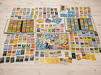 Uitgebreide pokémon verzameling met vintage kaarten, mappen en playmat - afbeelding 1 van  48