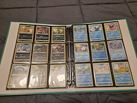 Uitgebreide pokémon verzameling met vintage kaarten, mappen en playmat - afbeelding 15 van  48