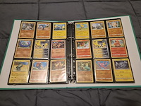 Uitgebreide pokémon verzameling met vintage kaarten, mappen en playmat - afbeelding 21 van  48