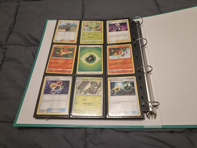 Uitgebreide pokémon verzameling met vintage kaarten, mappen en playmat - afbeelding 25 van  48