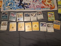 Uitgebreide pokémon verzameling met vintage kaarten, mappen en playmat - afbeelding 23 van  48