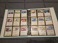 Uitgebreide pokémon verzameling met vintage kaarten, mappen en playmat - afbeelding 42 van  48