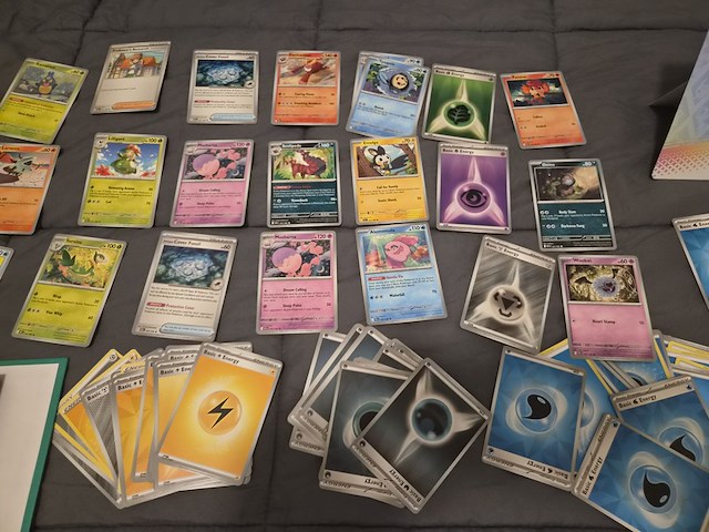 Uitgebreide pokémon verzameling met vintage kaarten, mappen en playmat - afbeelding 48 van  48