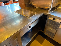 Uitgifte balie met bain-marie en kasten - afbeelding 2 van  14