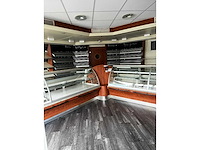 Uitgiftebalie / geheel bakkerij winkel interieur - afbeelding 3 van  5
