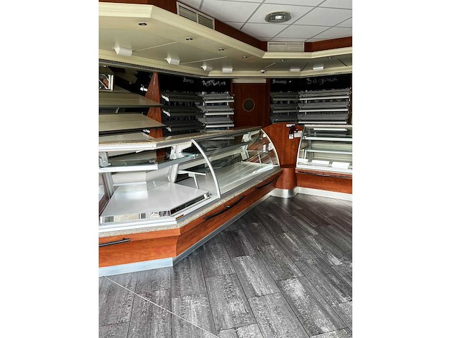 Uitgiftebalie / geheel bakkerij winkel interieur - afbeelding 4 van  5