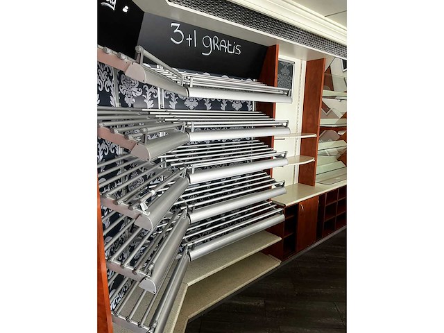 Uitgiftebalie / geheel bakkerij winkel interieur - afbeelding 5 van  5