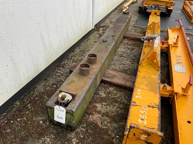 Uithouder / hijsbalk - afbeelding 1 van  2