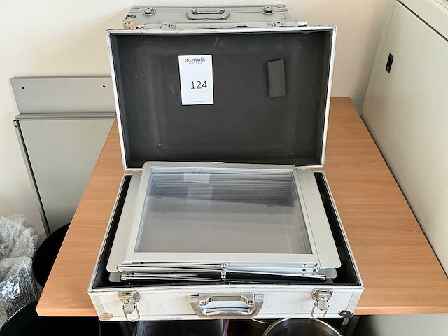 Uitklapbaar folderrek (3x) - afbeelding 5 van  5