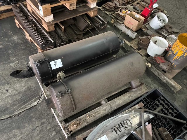 Uitlaat dempersysteem - afbeelding 1 van  2