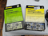 Uitleesboek met codes, deel 1 en deel 2 - afbeelding 1 van  1