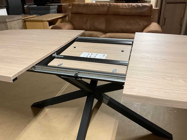 Uitschuifbare eetkamertafel - afbeelding 3 van  18