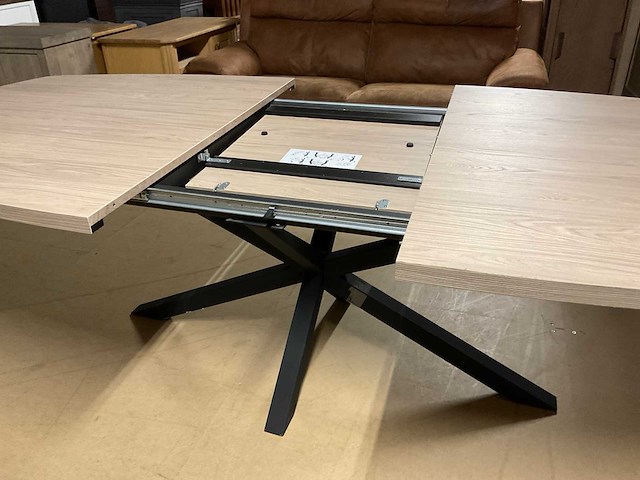 Uitschuifbare eetkamertafel - afbeelding 4 van  18