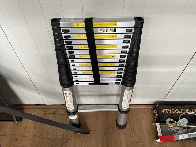 Uitschuifbare ladder - afbeelding 1 van  5