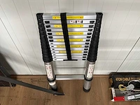 Uitschuifbare ladder