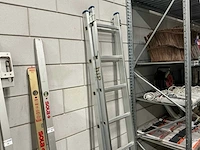 Uitschuifbare ladder