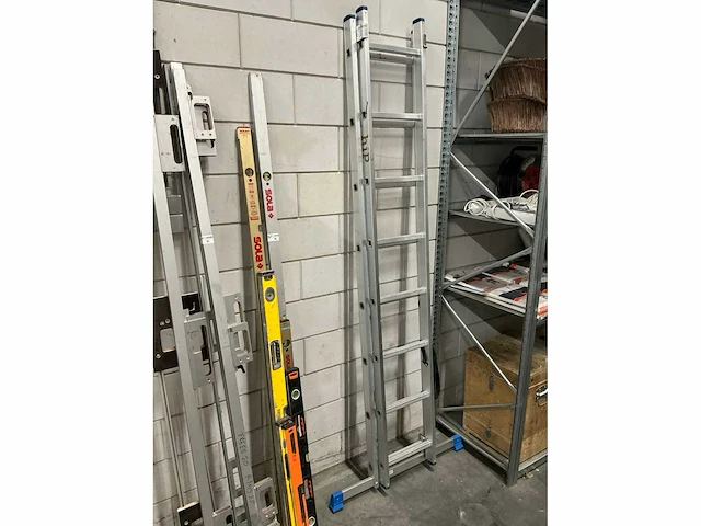 Uitschuifbare ladder - afbeelding 2 van  4