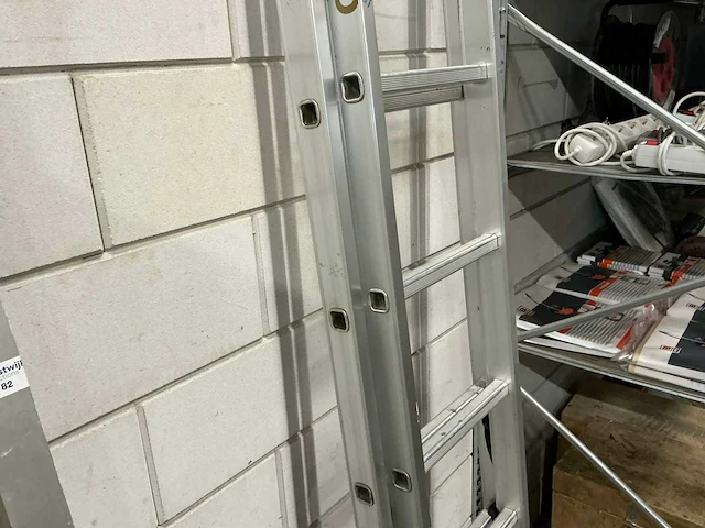 Uitschuifbare ladder - afbeelding 3 van  4