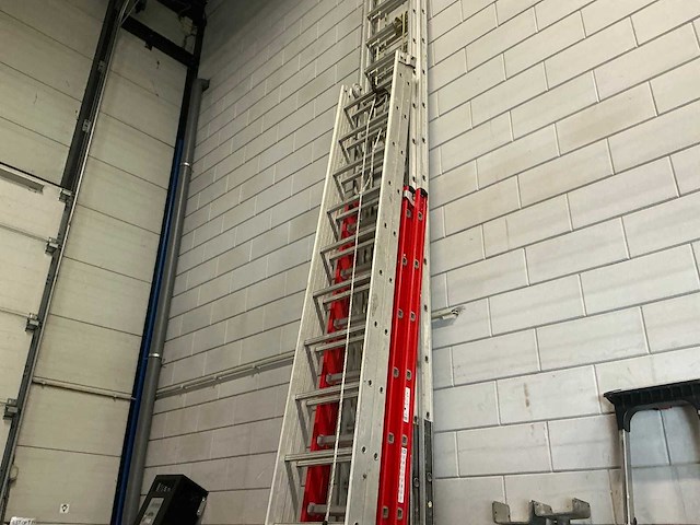 Uitschuifbare ladders (3x) - afbeelding 1 van  6