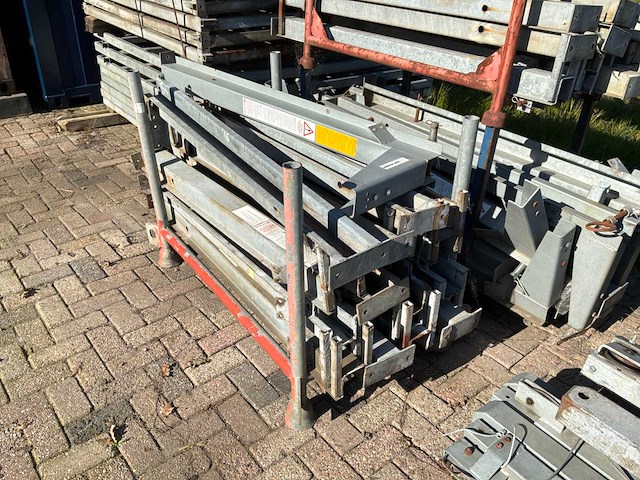 Uitschuifbare lichtmast 6.00-12.00m (24x) - afbeelding 10 van  11