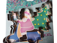 Uitsteekvorm 21 cm - rijdende kerstman 5 stuks - afbeelding 1 van  3