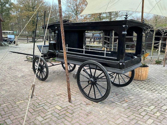 Uitvaartkoets - afbeelding 23 van  35