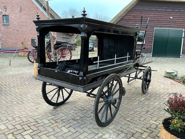 Uitvaartkoets - afbeelding 31 van  35