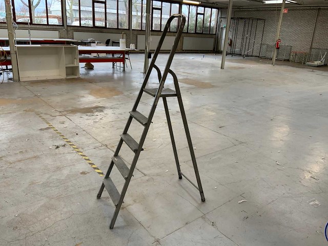 Uitzettrap - afbeelding 1 van  4