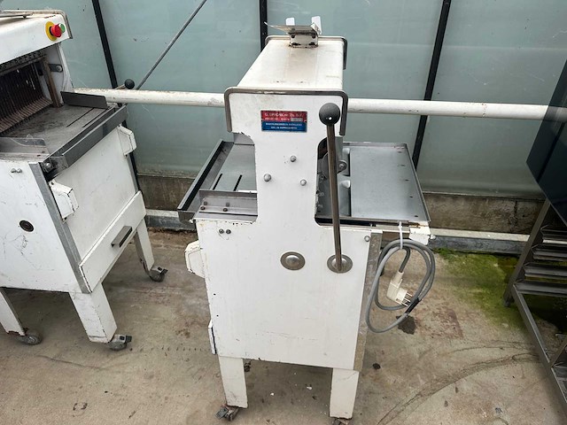 Ulb - broodsnijmachine - afbeelding 6 van  8