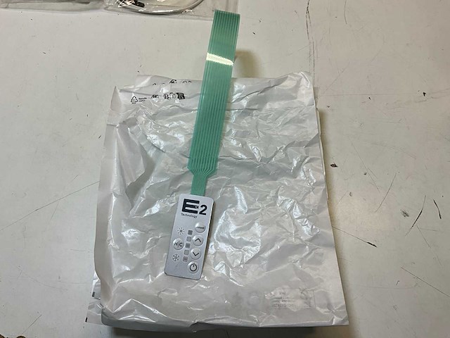 Ulow-e2 regelunit pcb & rj9 aansluiting (4x) - afbeelding 1 van  3