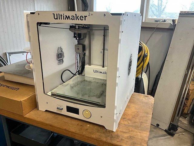 Ultimaker 2+ 3d printer - afbeelding 1 van  14