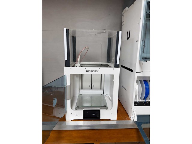 Ultimaker s3 3d printer - afbeelding 4 van  4