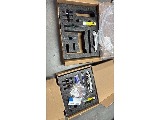 Ultimaker s5 3d printer met materiaal station en airfilter - afbeelding 2 van  11