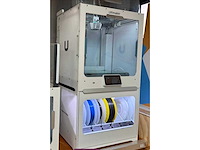 Ultimaker s5 3d printer met materiaal station en airfilter - afbeelding 4 van  11