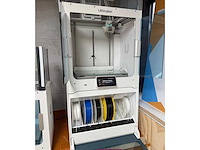 Ultimaker s5 3d printer met materiaal station en airfilter - afbeelding 5 van  11