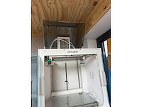 Ultimaker s5 3d printer met materiaal station en airfilter - afbeelding 6 van  11