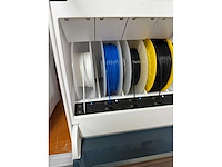 Ultimaker s5 3d printer met materiaal station en airfilter - afbeelding 7 van  11
