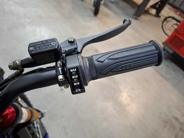 Ultra - pitbike elektrisch 1500 watt - afbeelding 13 van  18
