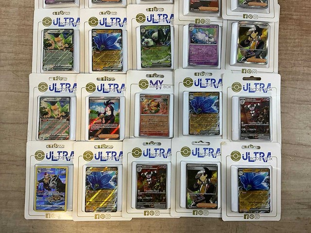 Ultra booster box - pokémon - verzamelkaarten (25x) - afbeelding 3 van  7
